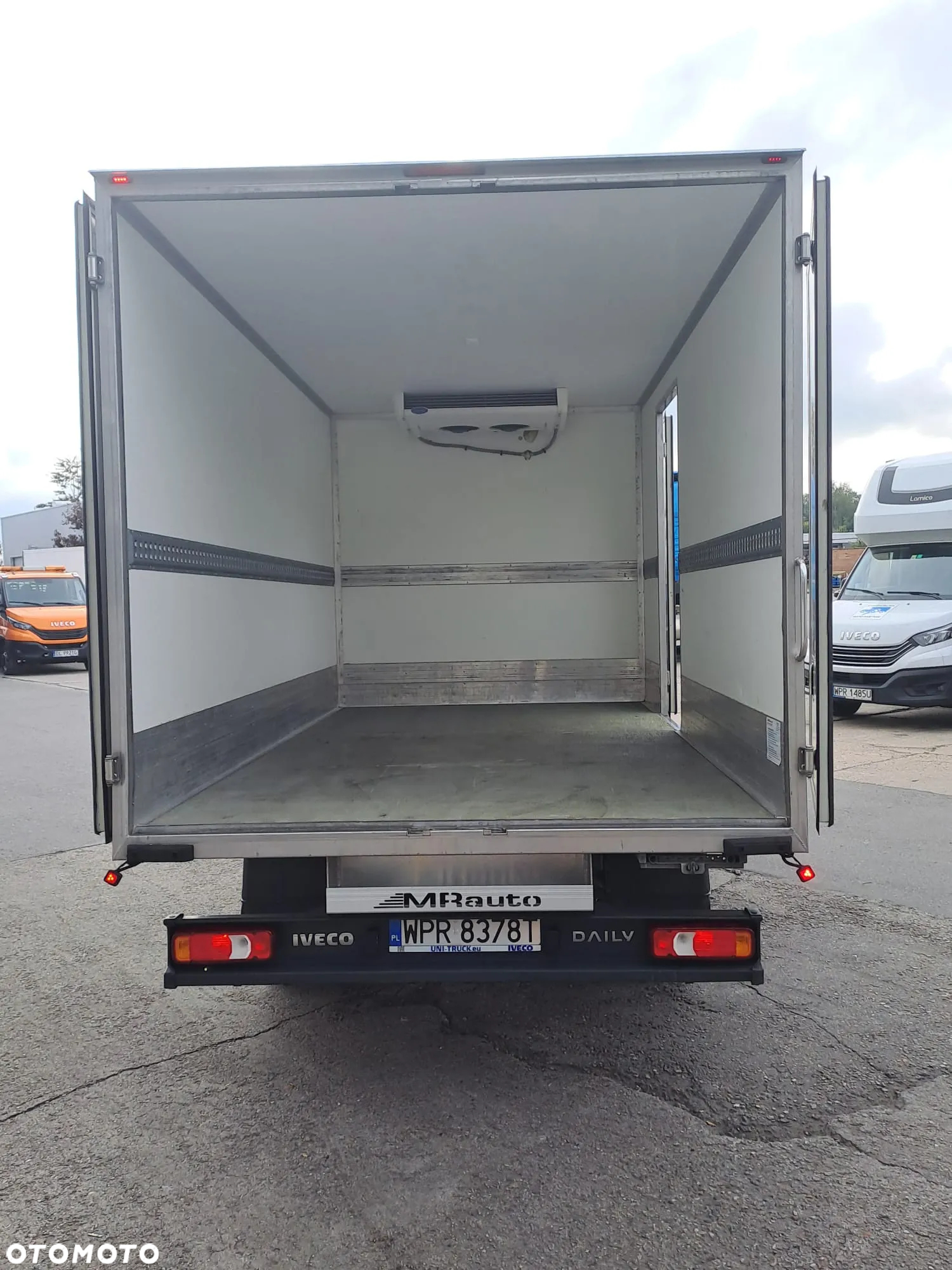 Iveco Daily 50C18 bliźniak  Izoterma 8EP  Full Led - 13
