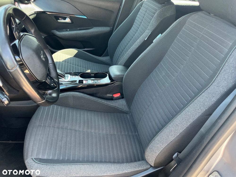 Peugeot 208 - 26
