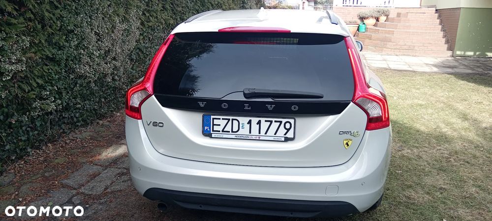 Volvo V60 DRIVe Momentum - 3