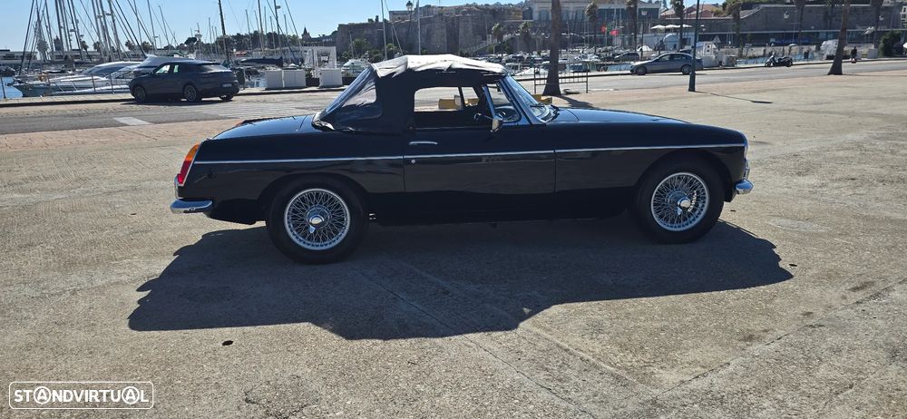 MG MGB - 15