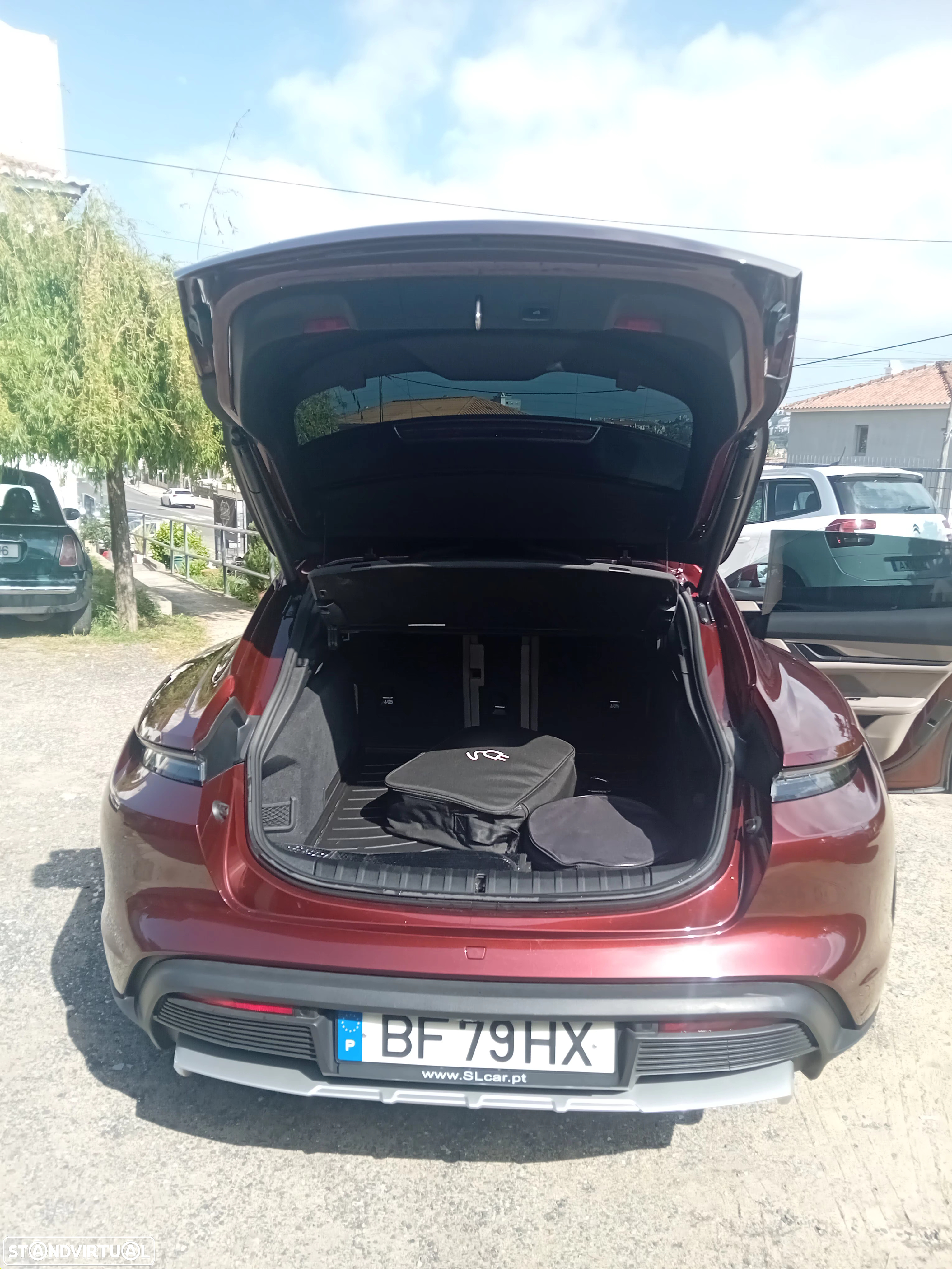 Porsche Taycan Cross Turismo 4 - 20