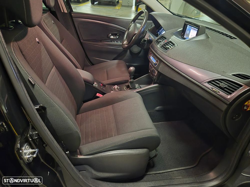 Renault Mégane Sport Tourer 1.5 dCi Limited SS - 37