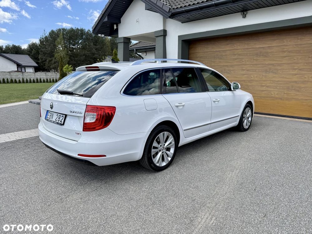 Skoda Superb 2.0 TDI Green tec 4x4 DSG Exclusive - 9