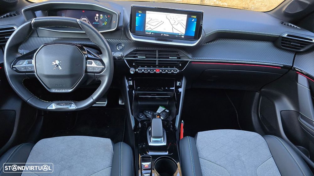 Peugeot e-208 GT - 10