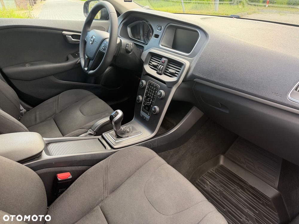 Volvo V40 D2 Inscription - 11