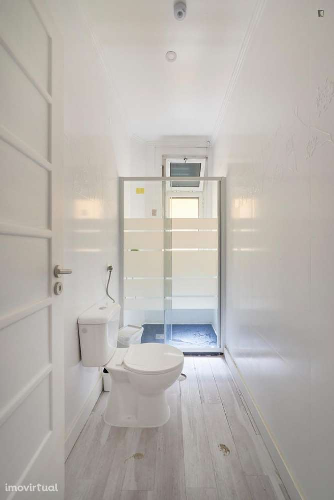 Quarto - localizado em Marquês de Pombal Lisbon - Grande imagem: 2/37