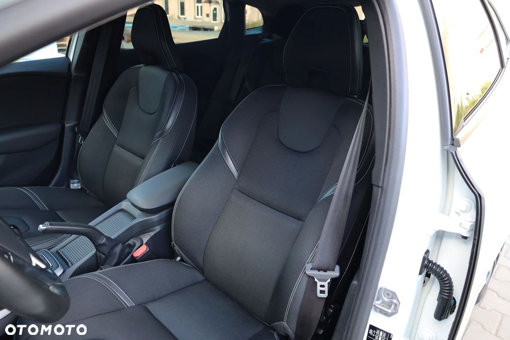 Volvo V40 T2 Drive-E Momentum - 18