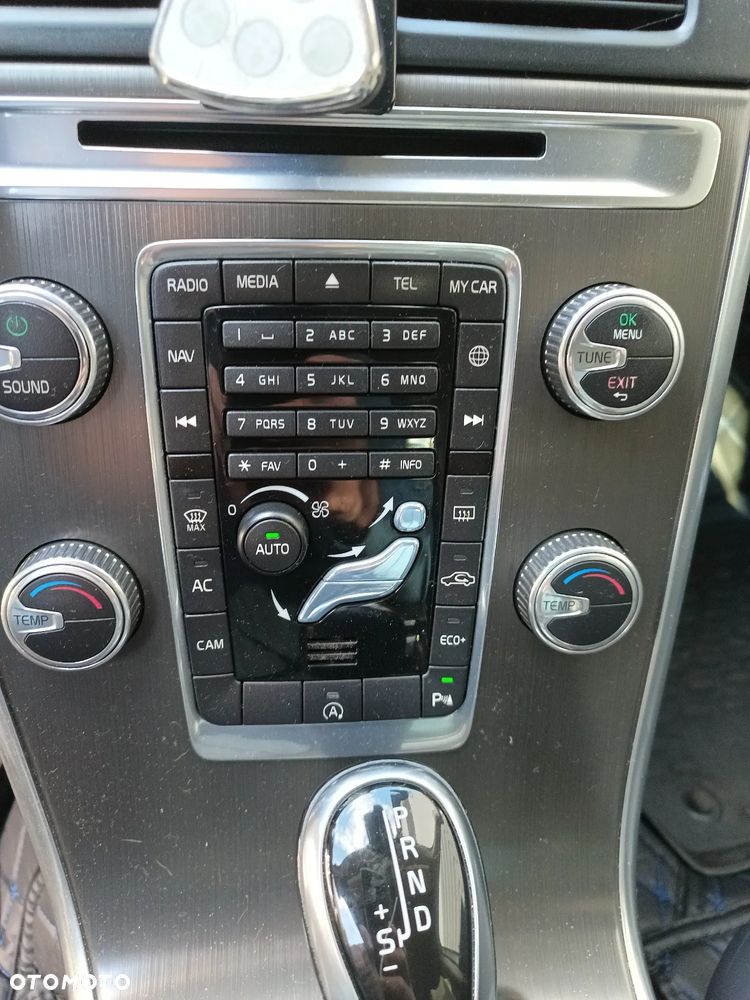 Volvo XC 60 D4 Geartronic Summum - 16