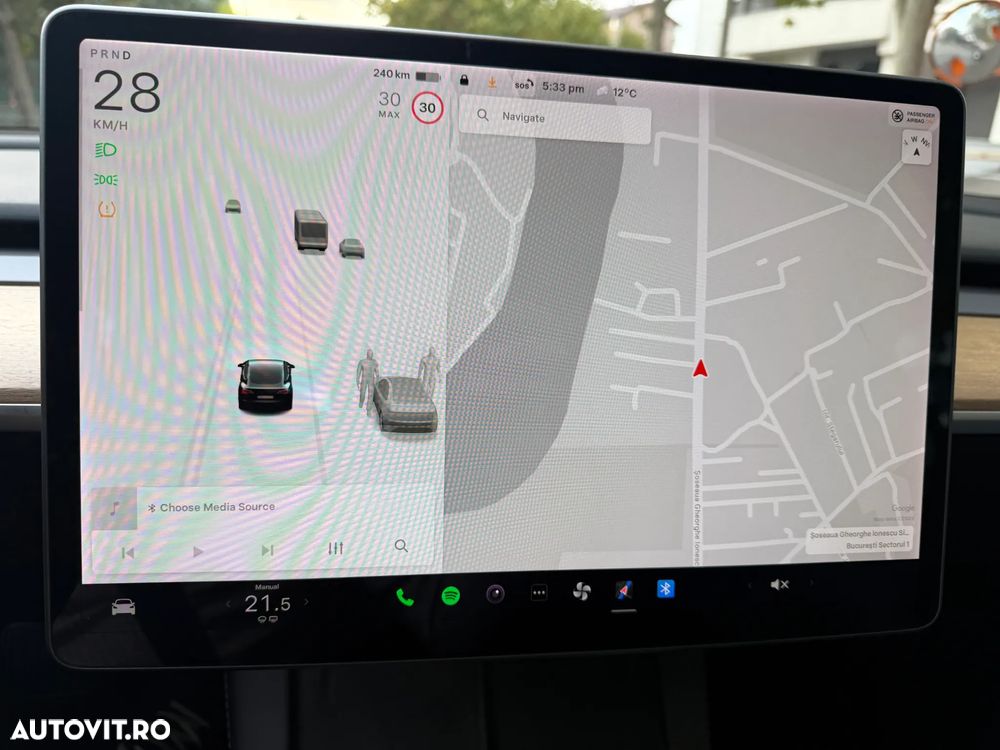 Tesla Model 3 Long Range - 17