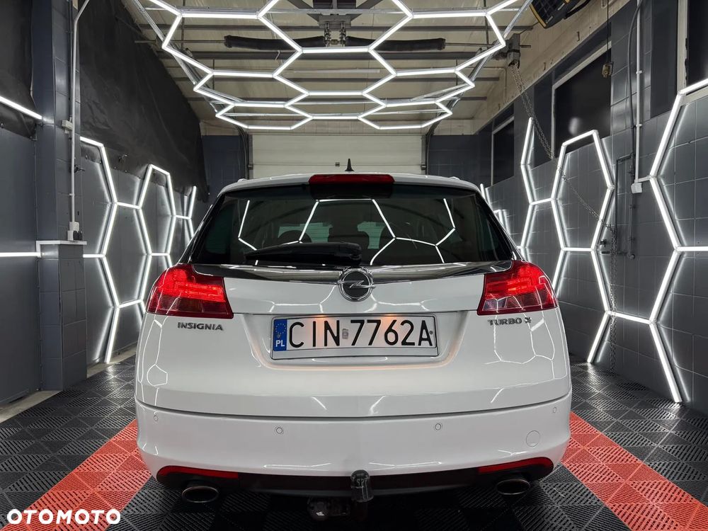 Opel Insignia 2.0 Turbo 4x4 Design Edition - 8