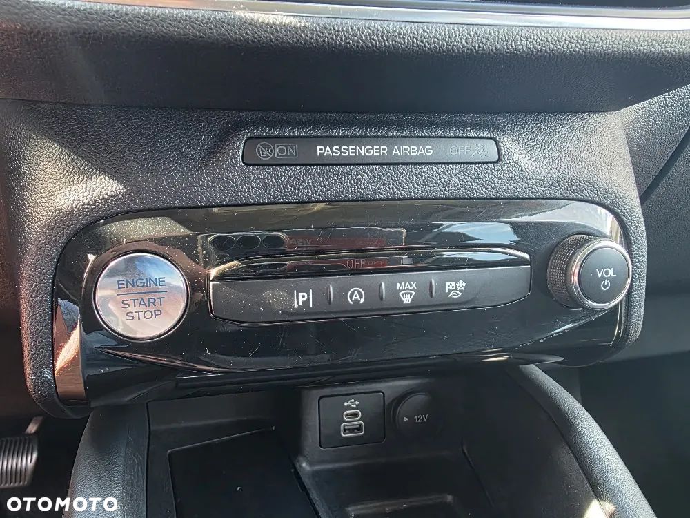Ford Kuga 1.5 EcoBoost FWD Titanium - 24