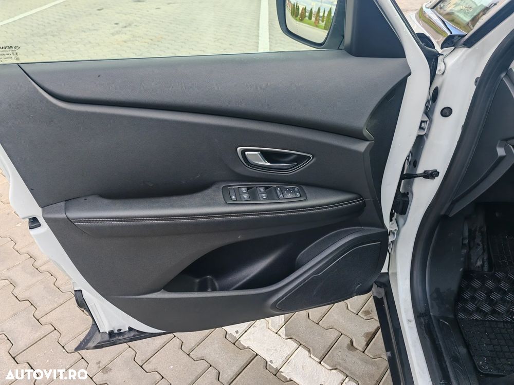 Renault Scenic BLUE dCi 120 BUSINESS EDITION - 9
