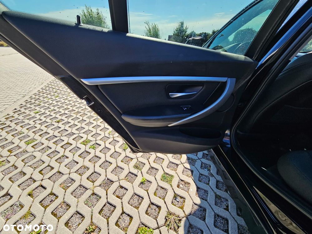BMW Seria 3 318i GPF Sport Line - 23