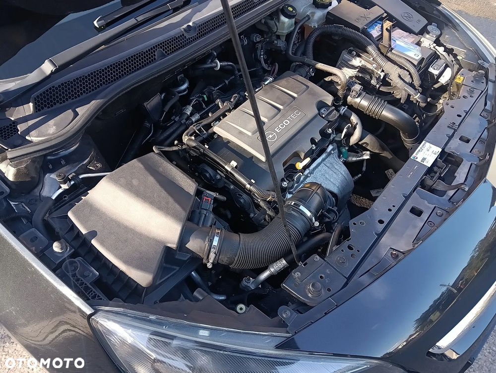 Opel Astra 1.4 Turbo Cosmo - 28