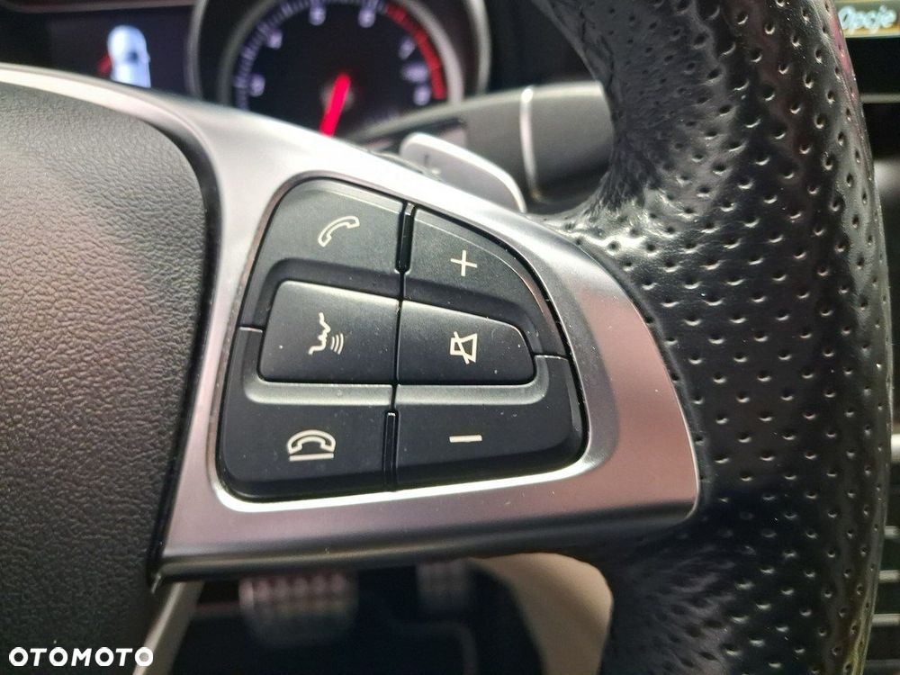 Mercedes-Benz CLA - 17