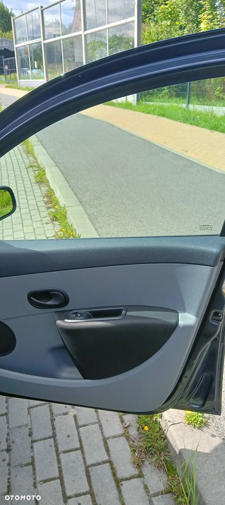 Renault Clio - 18