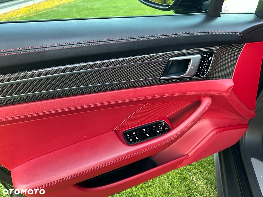 Porsche Panamera 4 E-Hybrid 10 Years Edition - 18