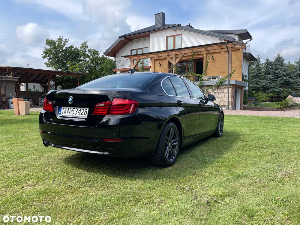 BMW Seria 5 523i - 7
