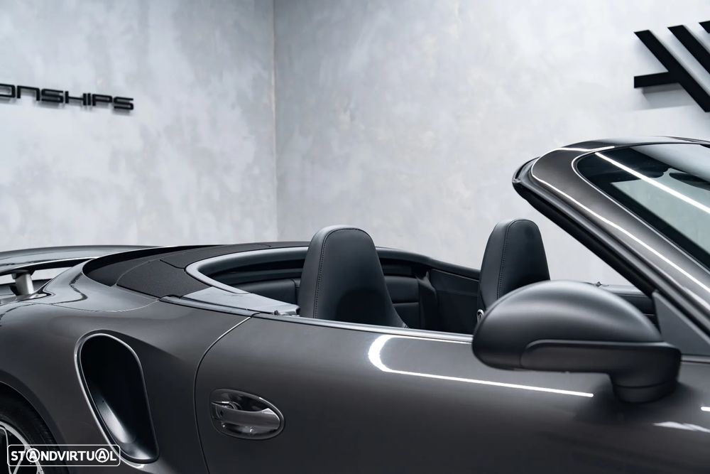 Porsche 911 (991) Turbo S Cabriolet - 13