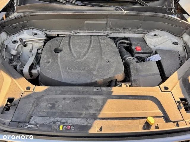 Volvo XC 90 D5 SCR AWD R-Design 7os - 7