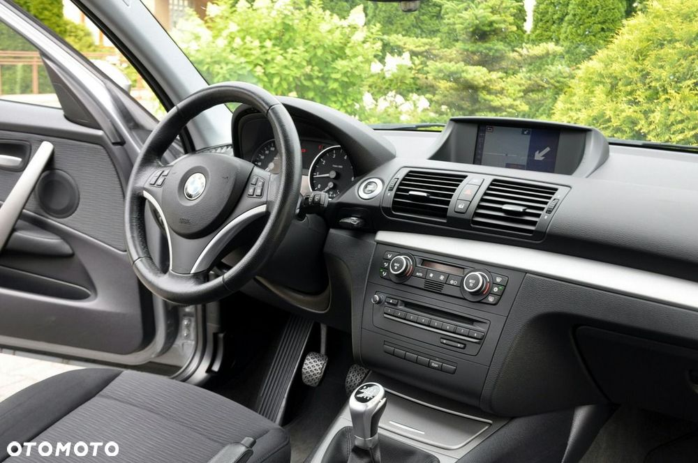 BMW Seria 1 - 25