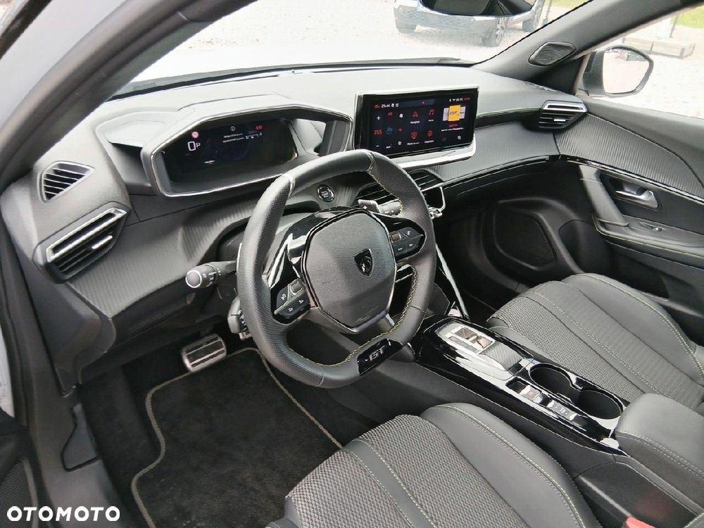 Peugeot 2008 - 12
