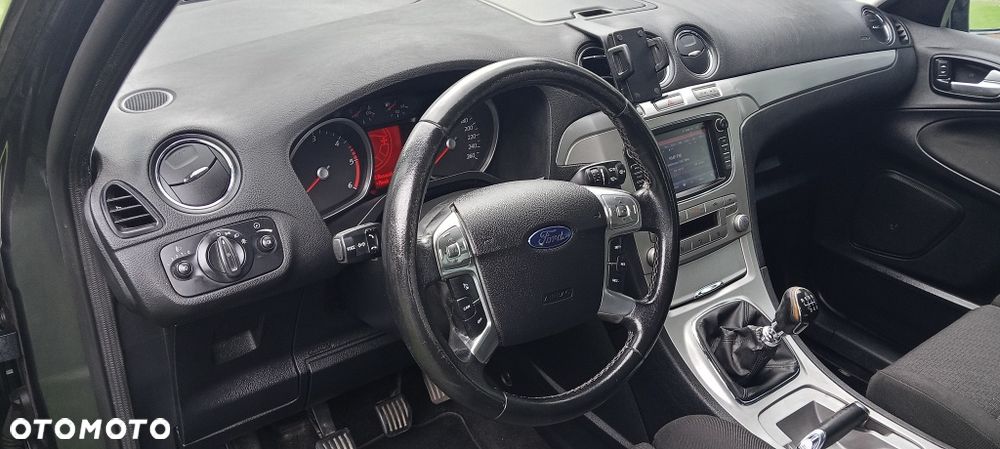 Ford S-Max - 8
