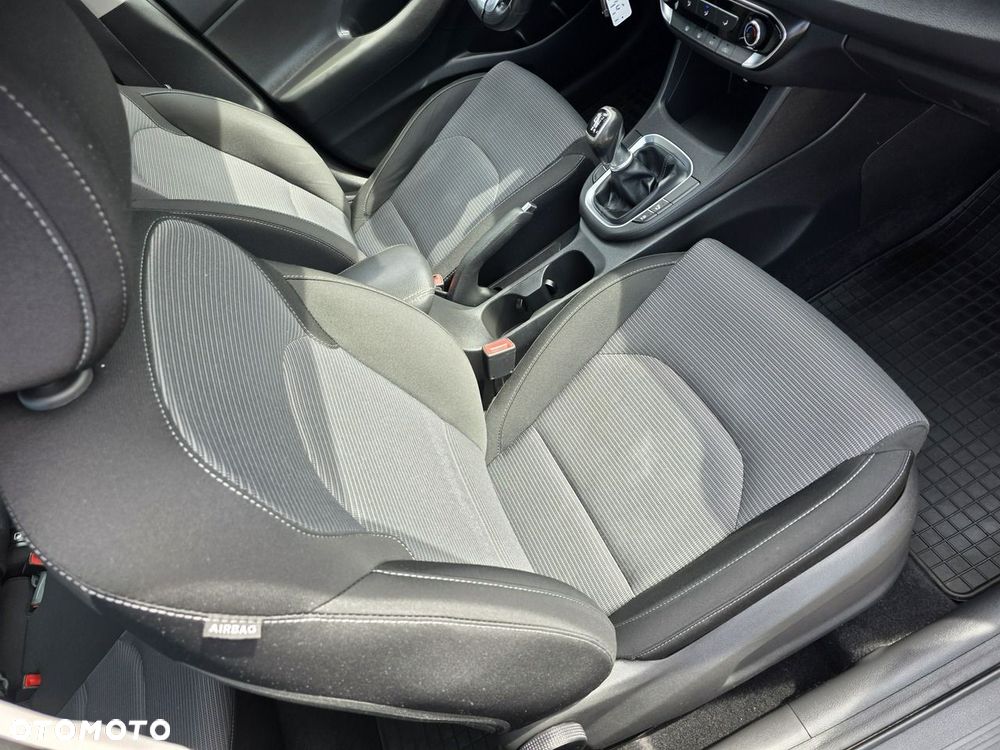 Hyundai i30 1.4 Trend - 21