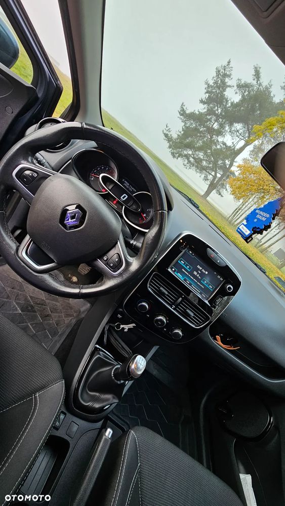 Renault Clio 1.2 16V Alize - 10