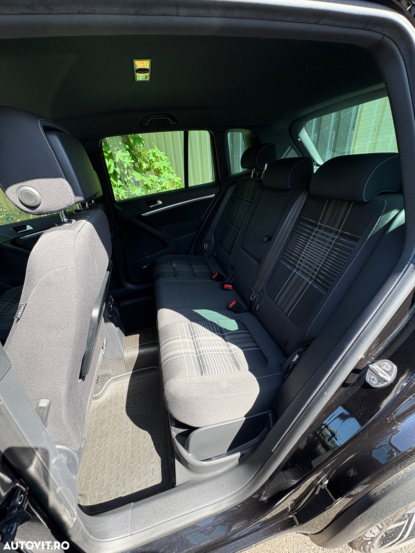 Volkswagen Tiguan 2.0 TDI DPF BlueMotion Technology Lounge Sport & Style - 5