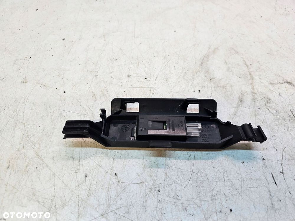 LAMPKA OŚWIETLENIE FOTELA AUDI A6 C6 A4 B7 Q7 4F0947113 - 4