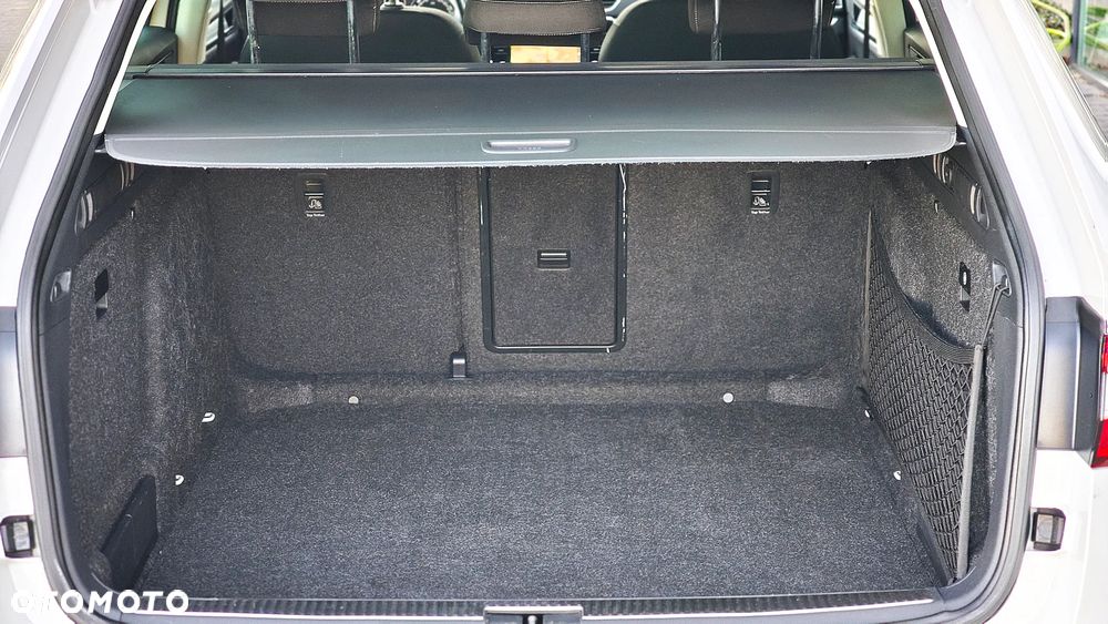 Skoda Superb 1.6 TDI Style DSG - 35