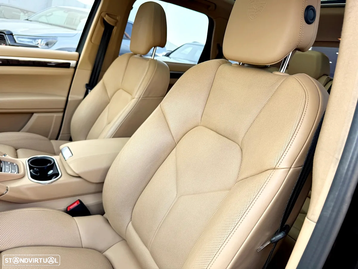 Porsche Cayenne Platinum Edition - 22