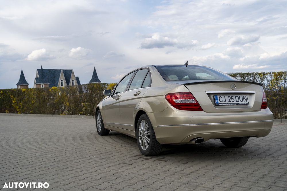 Mercedes-Benz C 250 CGI Automatik BlueEFFICIENCY Elegance - 7