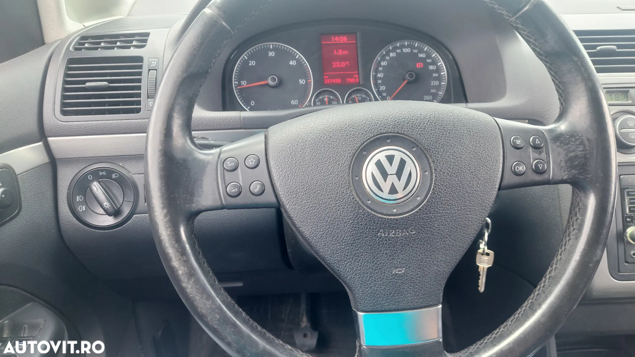 Volkswagen Touran - 6
