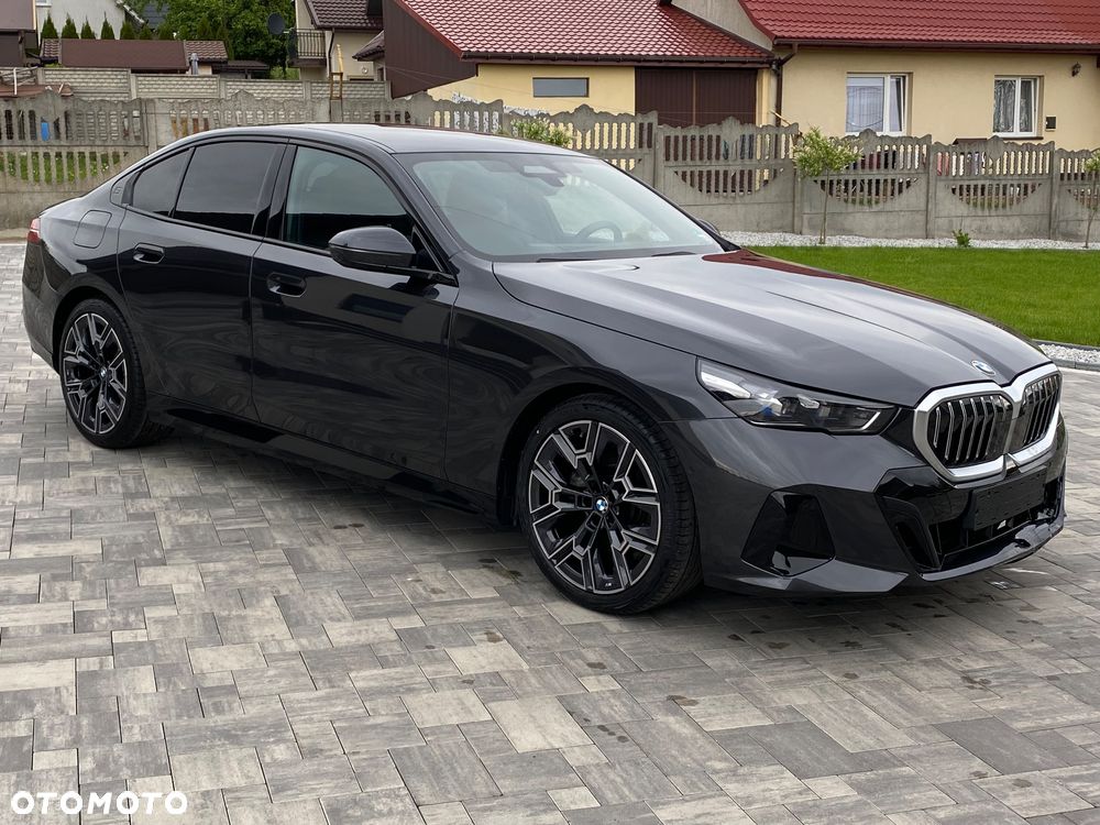 BMW Seria 5 520d xDrive - 4