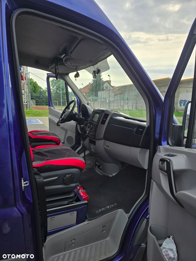 Mercedes-Benz Sprinter - 11