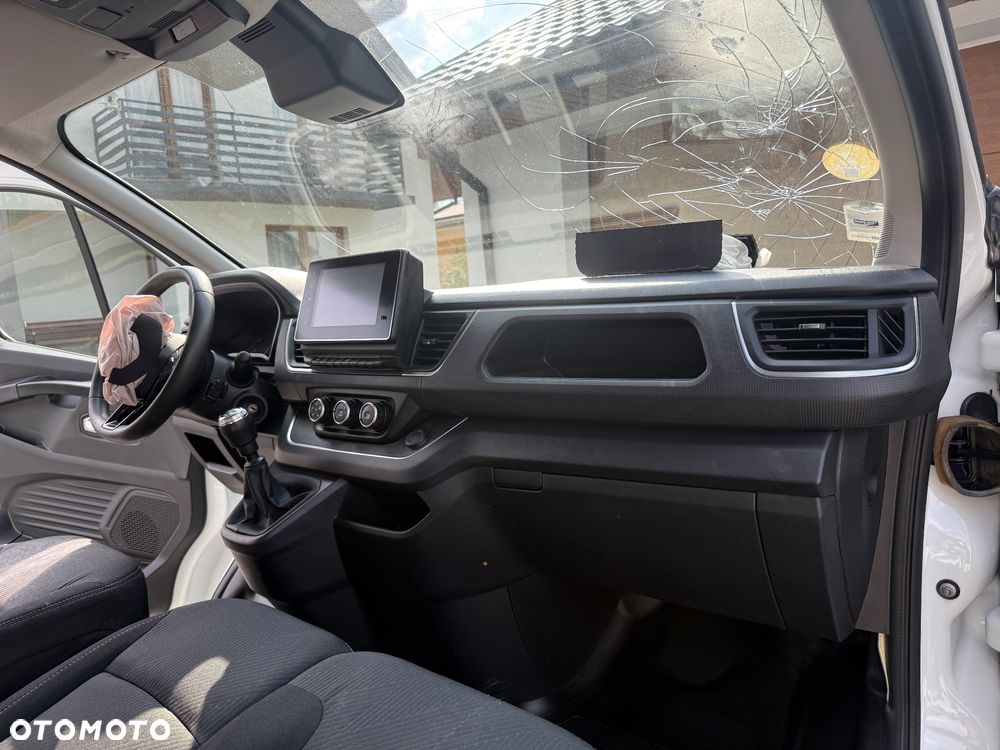 Renault Trafic - 25