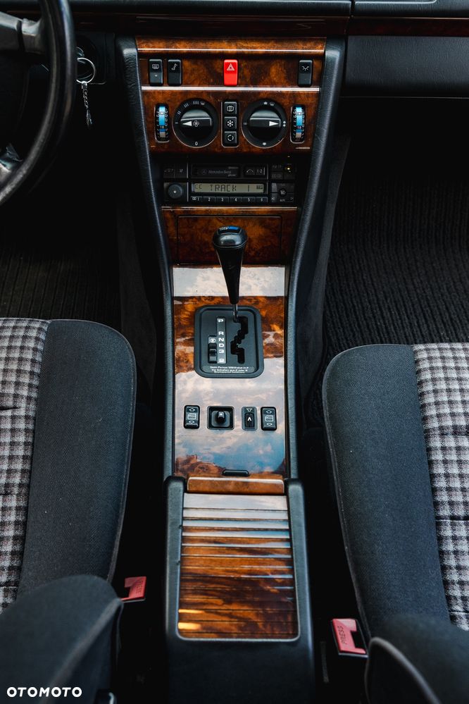 Mercedes-Benz W124 (1984-1993) - 16