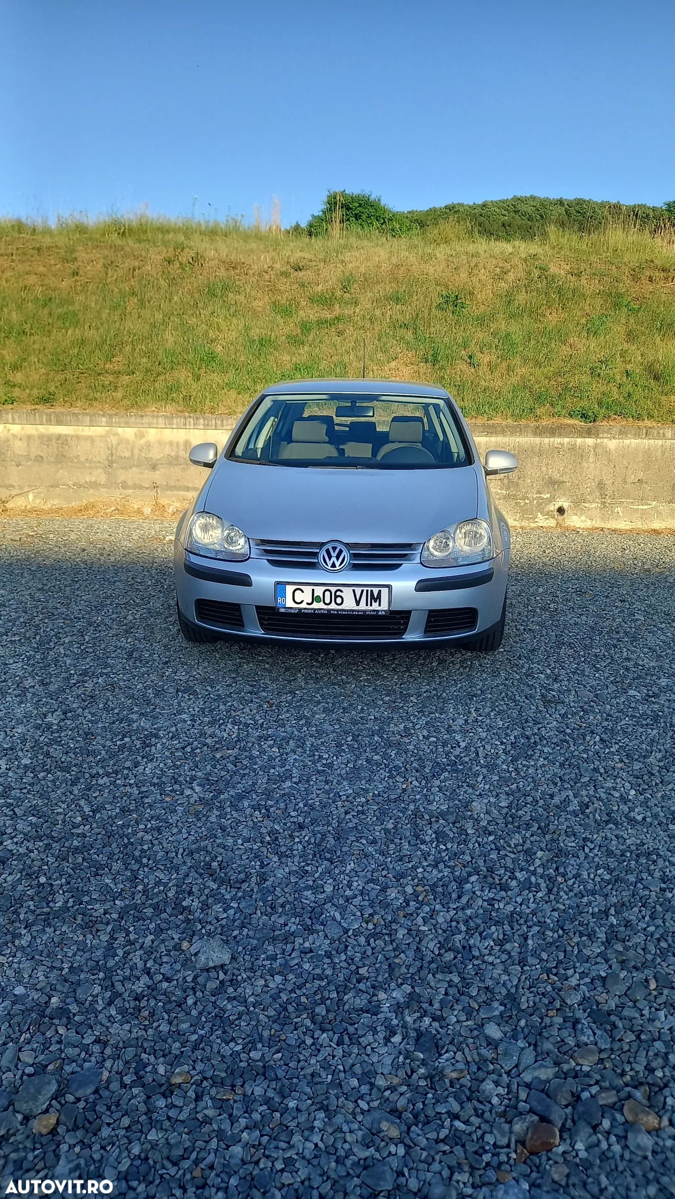 Volkswagen Golf - 1