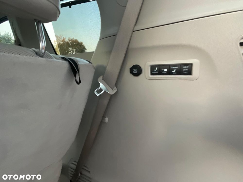 Chrysler Pacifica - 24