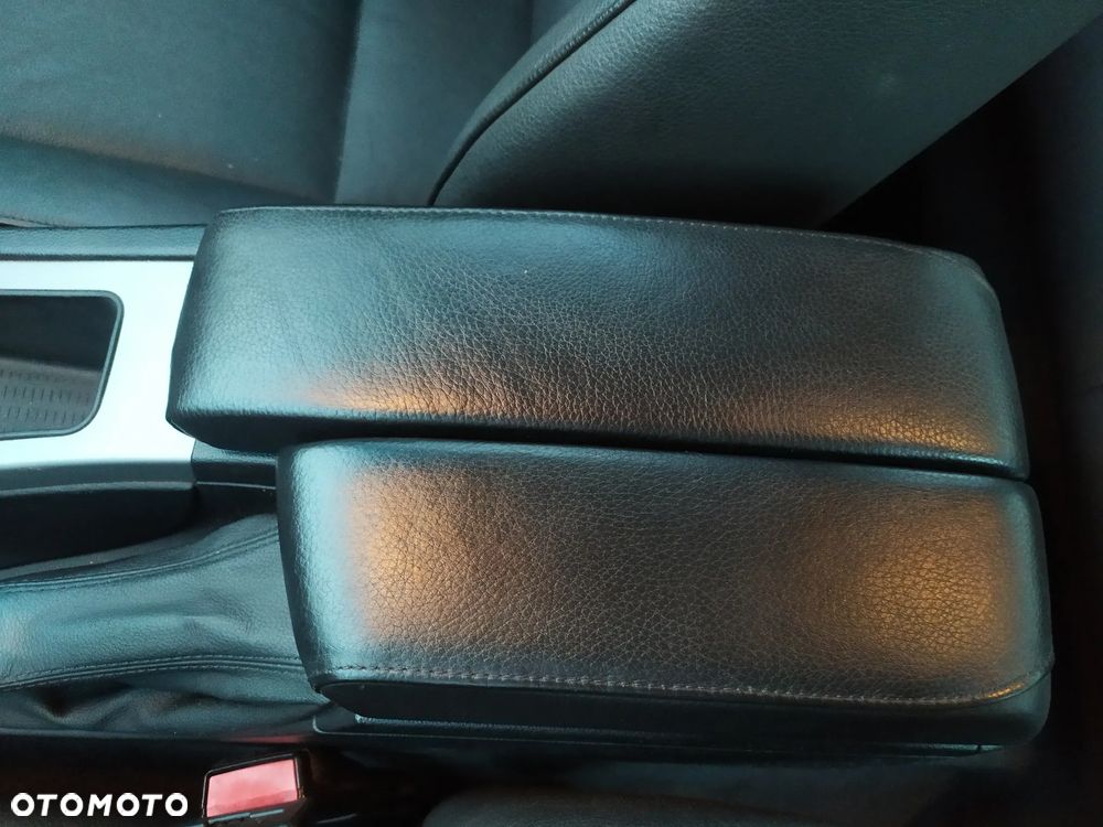 BMW Seria 3 318i - 28