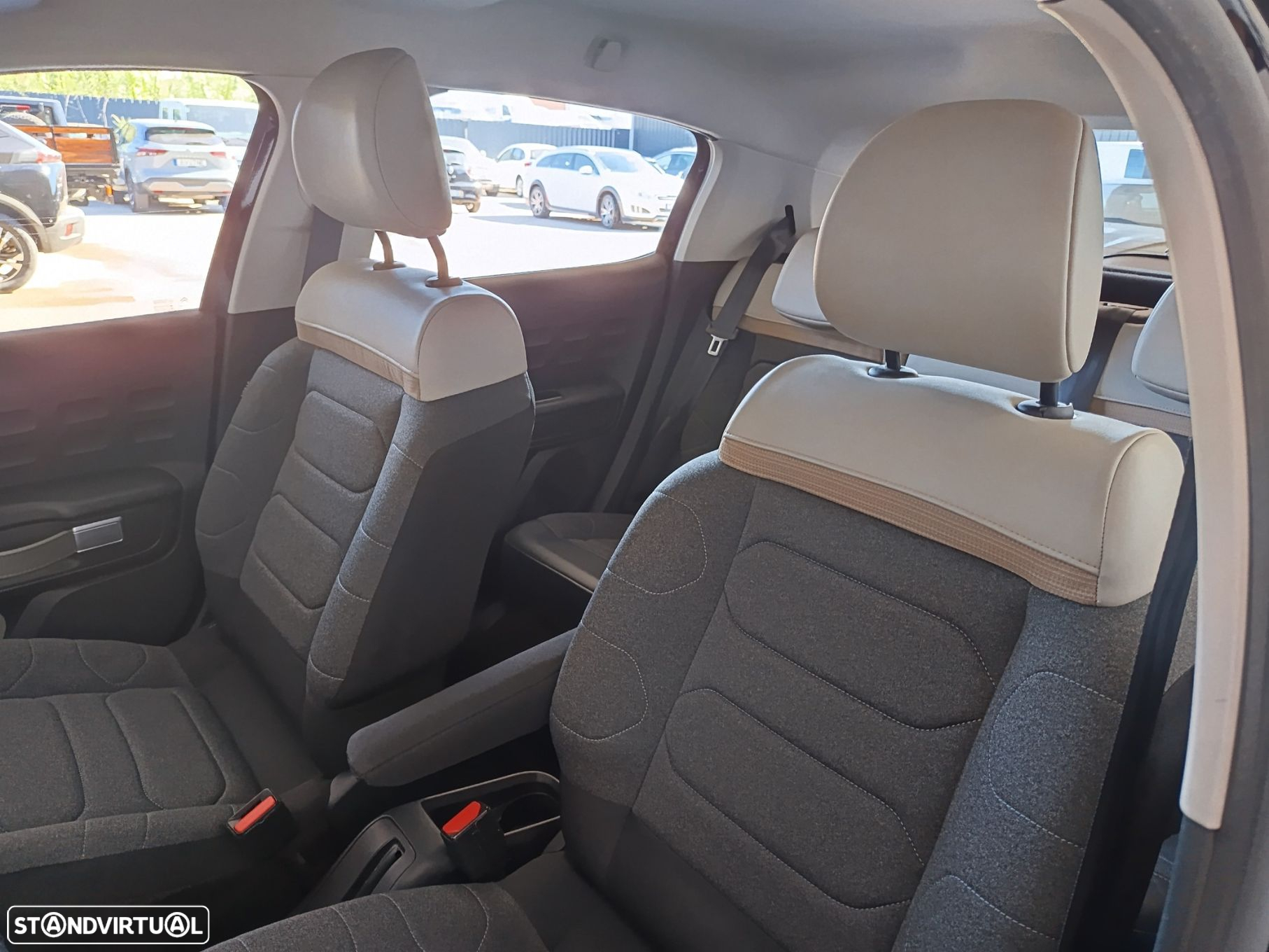 Citroën C3 1.2 PureTech Shine Pack EAT6 - 29