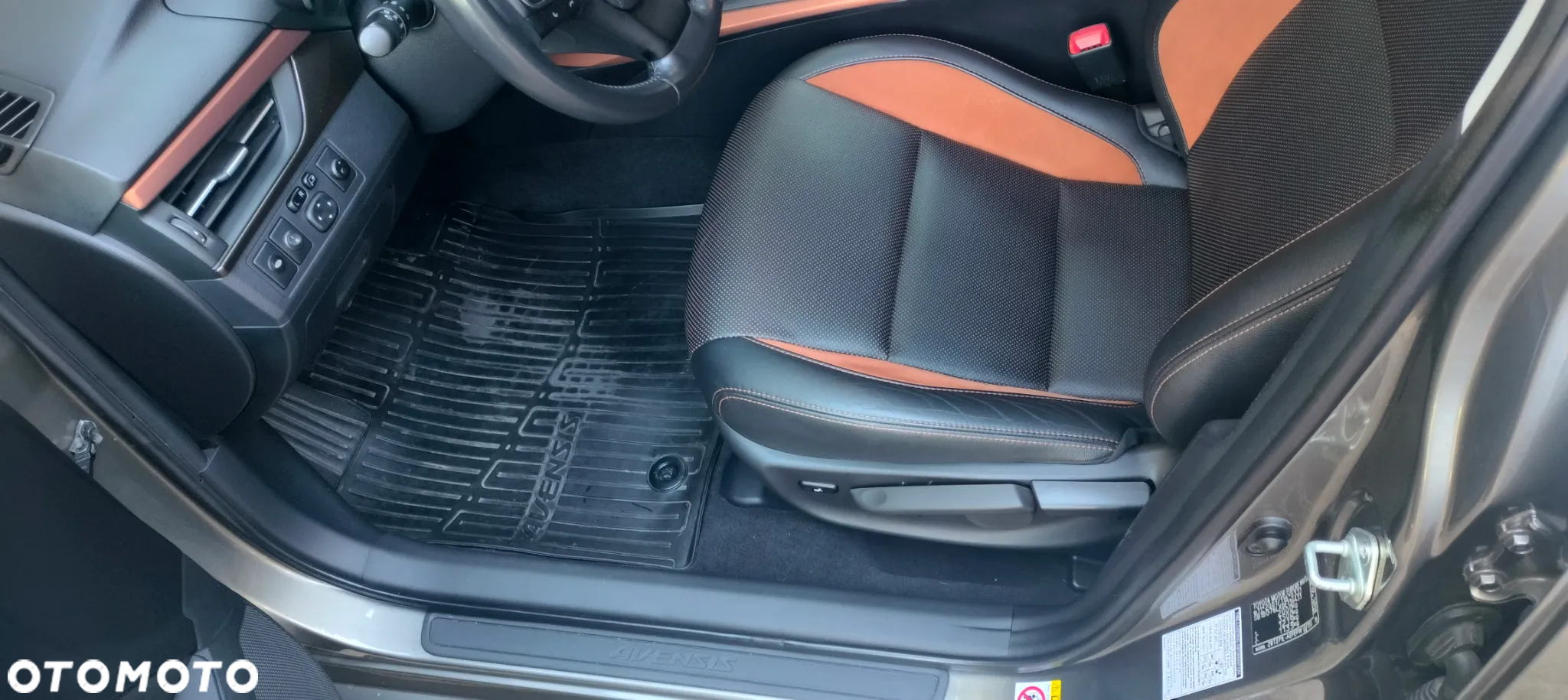 Toyota Avensis - 16