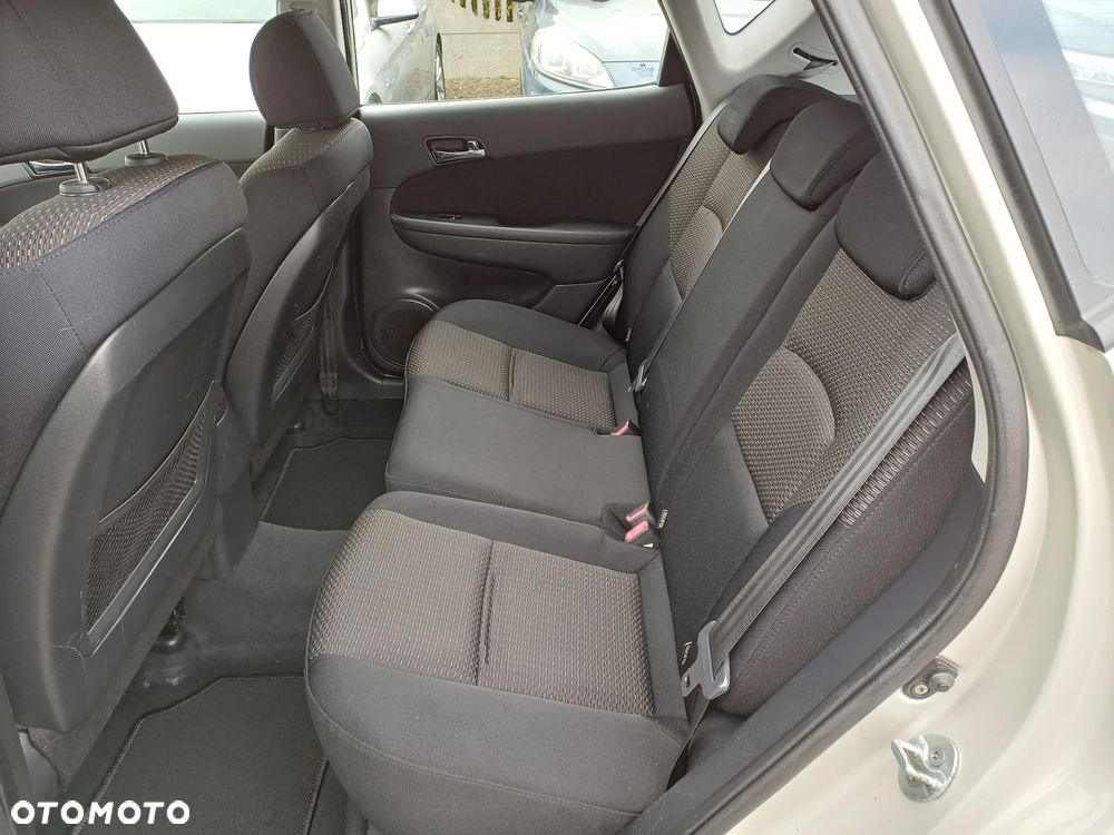 Hyundai i30 1.4 Blue Comfort - 16