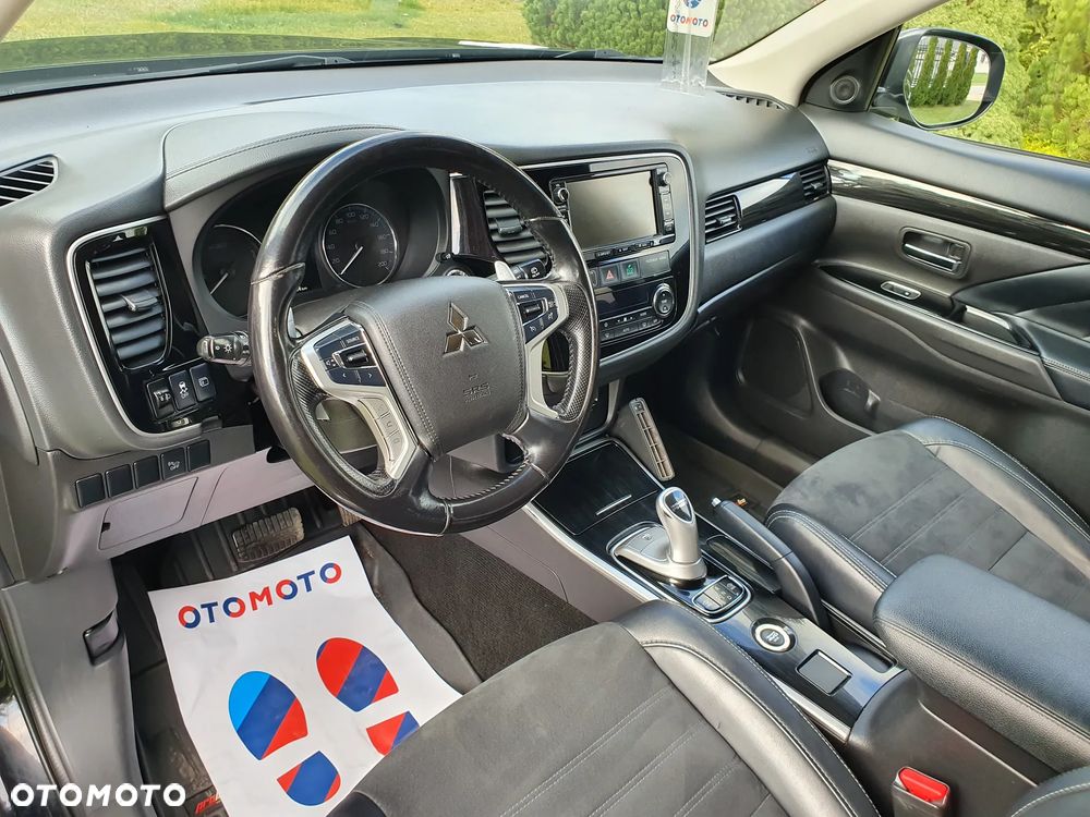 Mitsubishi Outlander Instyle NAVI - 13
