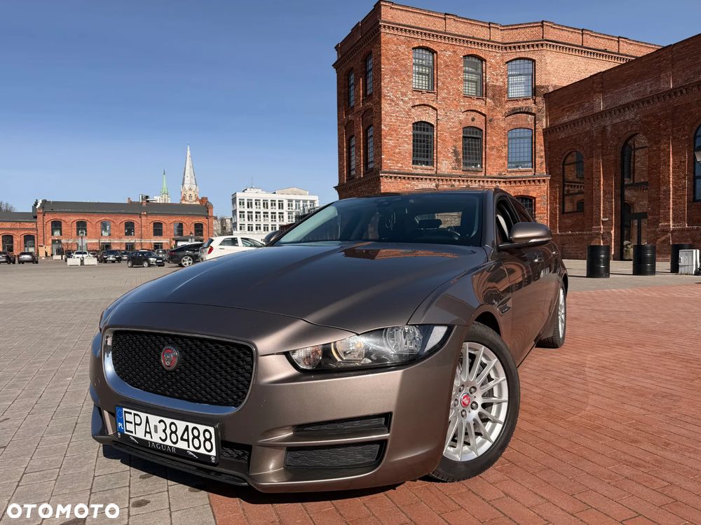 Jaguar XE 2.0 D Pure - 1
