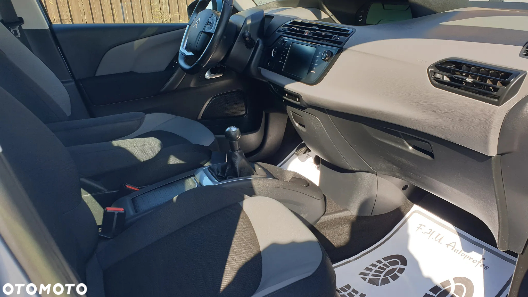 Citroën C4 Picasso - 9
