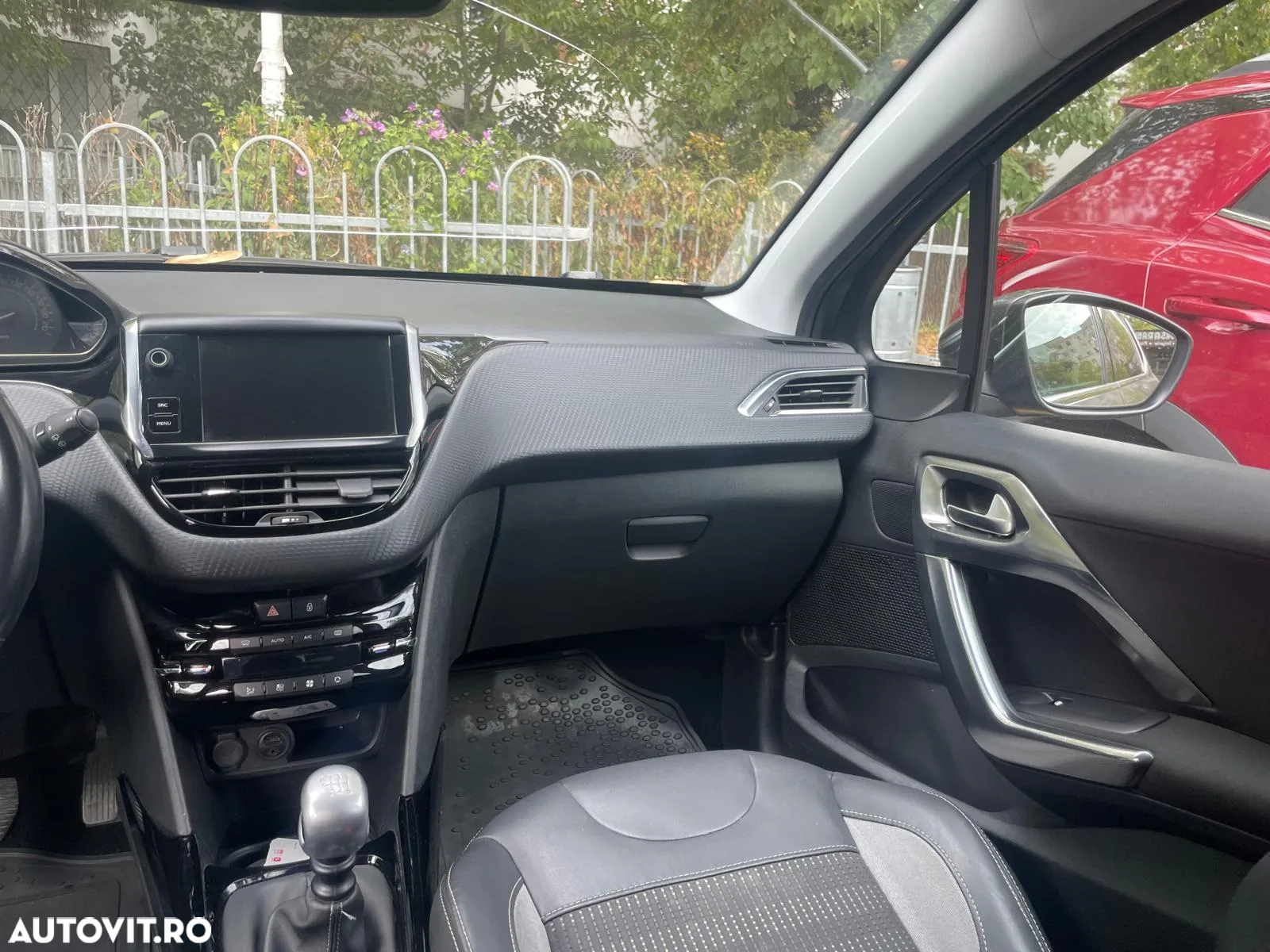 Peugeot 2008 PureTech 130 Stop&Start Allure - 6