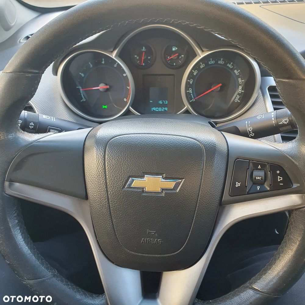 Chevrolet Cruze 1.6 LS - 10